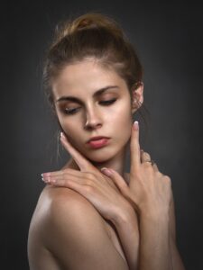 マスク着用時の化粧崩れを防ぐための効果的な対策は？