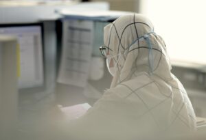 マスク負けゼロ！花粉症女性が試すべき夜ケアとは？